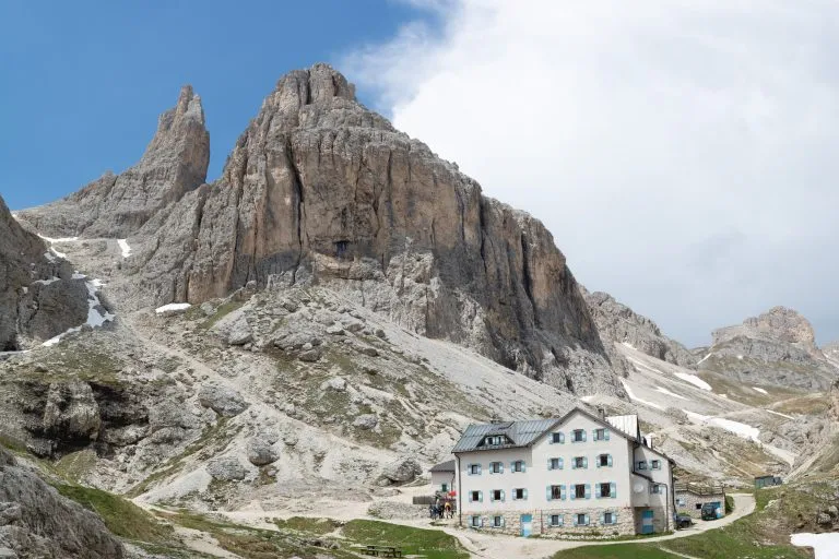 authentische Berghütten in den Dolomiten
