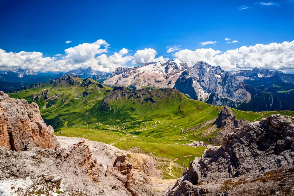 Belvedere og Marmoladabreen sett fra Sass Pordoi. Trentino Alto Adige, Italia